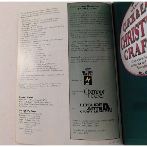 Leisure Arts Quick and Easy Christmas Crafts Vol 1 133 Projects Gifts Ornaments - Picture 3 of 8